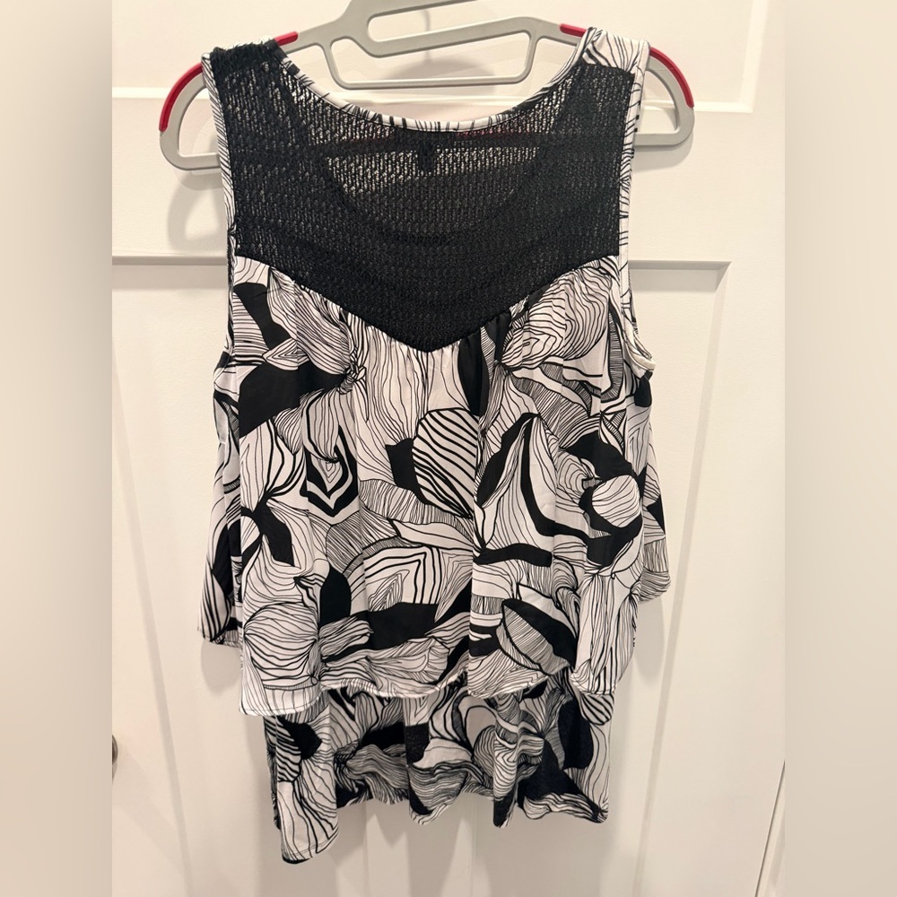 Cupio Black & White Abstract Sleeveless Blouse | Mesh Back | Size L - Picture 4 of 9